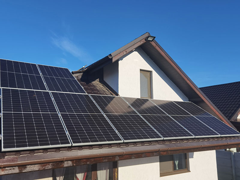 550W solar panel on roof system Romania